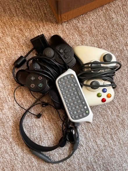 Photo of free Various Xbox bits (Purley CR8) #1