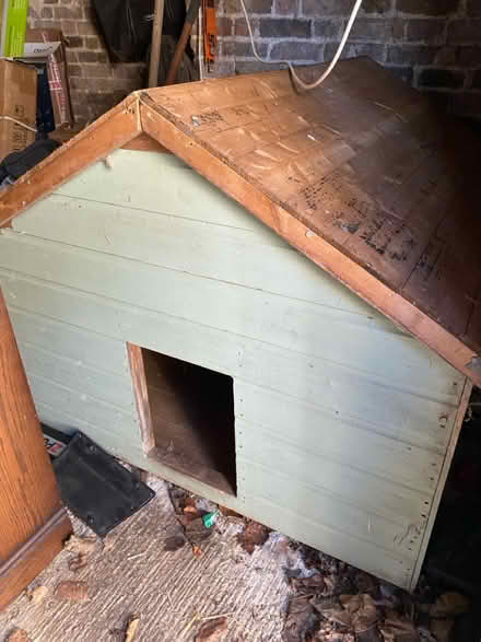 Photo of free Old dog kennel (Whempstead SG12) #1