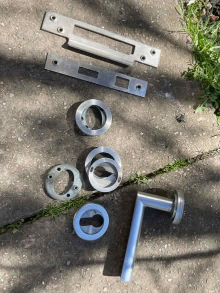 Photo of free Assorted locks / keys/ x1 handle (SW9) #3