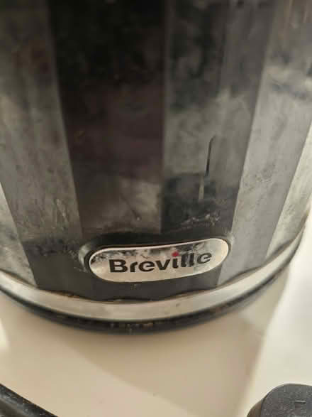 Photo of free Breville Kettle - broken lid (AL7 Haldens) #1