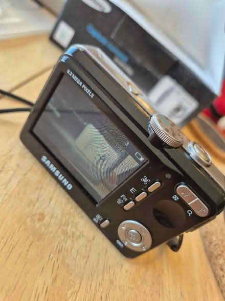 Photo of free Samsung D860 camera (Harley Shute TN38) #4