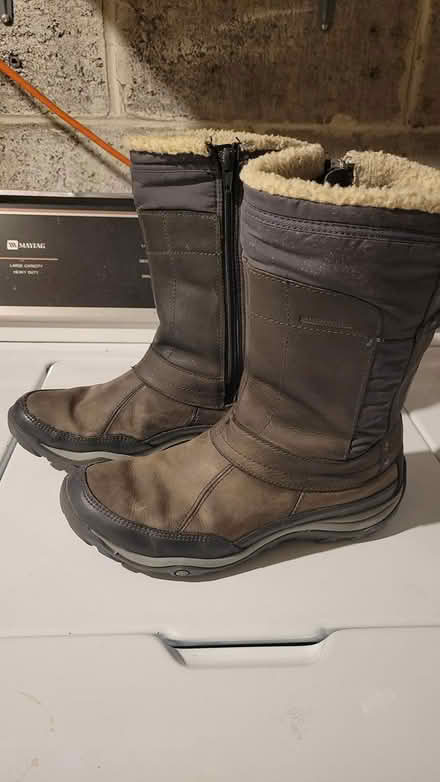 Photo of free Size 8 winter boots (Manor park) #3