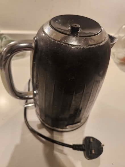 Photo of free Breville Kettle - broken lid (AL7 Haldens) #2