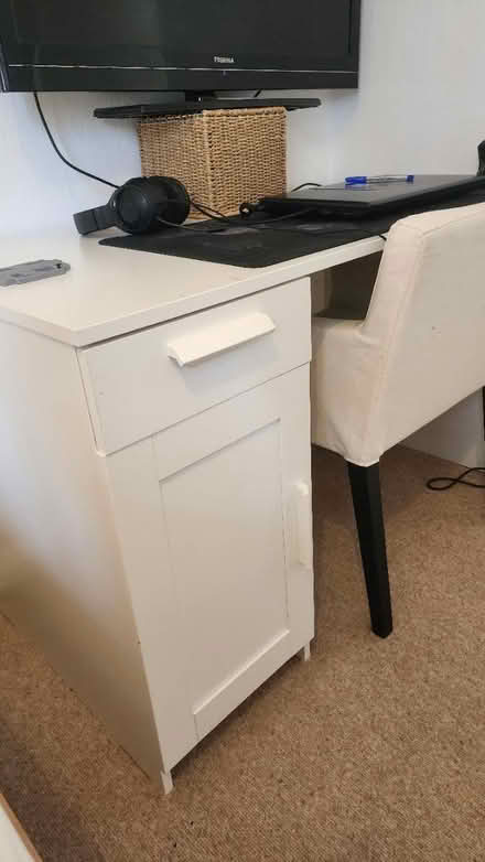 Photo of free Solid white office desk (Ham TW10) #2