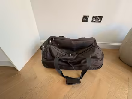 Photo of free Medium-size hold hall with wheels (W4) #1
