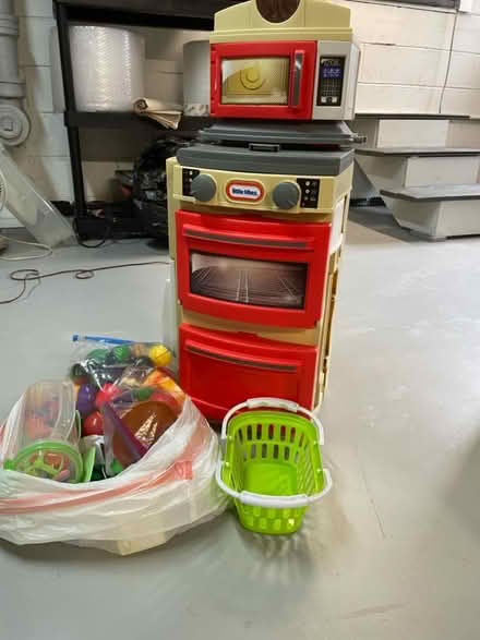 Photo of free Little Tykes kitchen (Downers Grove (Maple/Belmont)) #1
