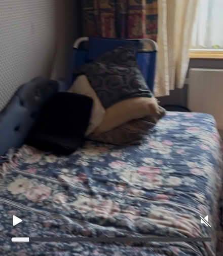 Photo of free single divan bed (Stockland Green B23) #1