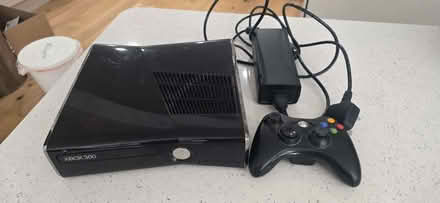 Photo of free XBOX 360 console + 1 controller + GTA IV (Rotherhithe SE16) #1