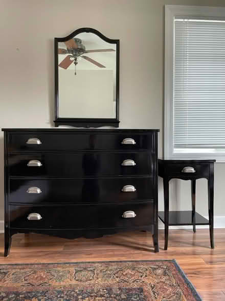 Photo of free 4-pc Bedroom Set (Downers Grove (Maple/Belmont)) #1