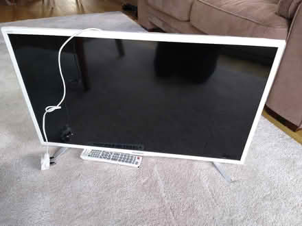 Photo of free Flat screen 32" Sharp TV (Bramhall SK7) #1