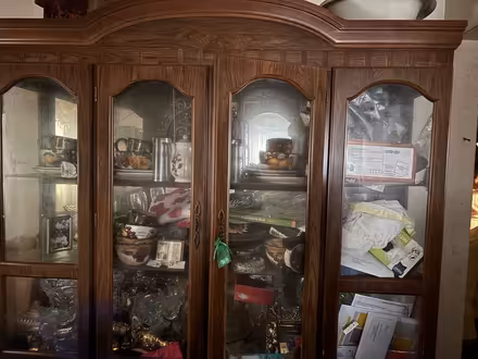 Photo of free China cabinet (Roosevelt) #2