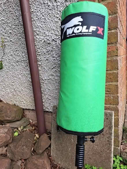 Photo of free Kids kickbox/karate bag (freestanding) (Dufton CA16) #1