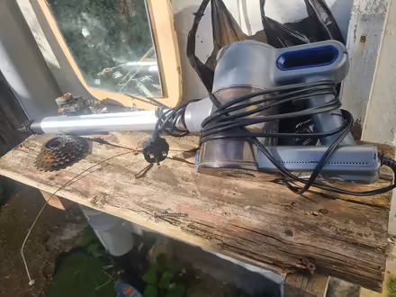 Photo of free Corded hoover (Selhurst CR0) #1