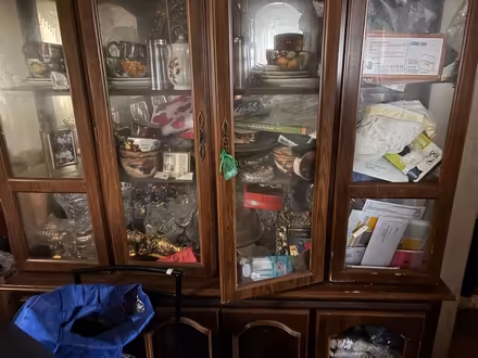 Photo of free China cabinet (Roosevelt) #1