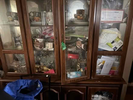 Photo of free China cabinet (Roosevelt) #1
