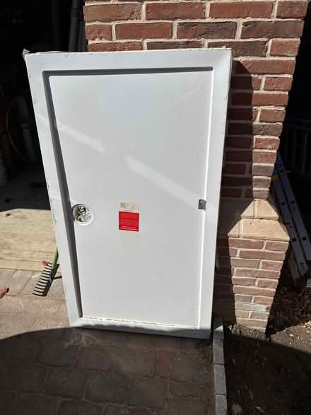 Photo of free Shower Tray 140cm x 80cm (Glenleigh Park TN39) #1