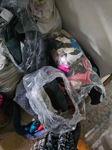 Photo of free Several bags of fabric , various sizes (Sutton Courtenay OX14) #3