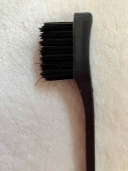 Photo of free UNUSED edge and brow brush (SW8 Wandsworth Road) #2