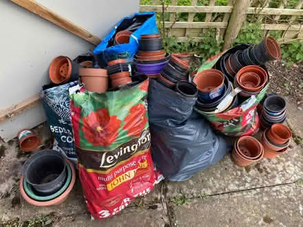 Photo of free 4 bags of assorted plastic plant pots (Penyffordd CH4) #1