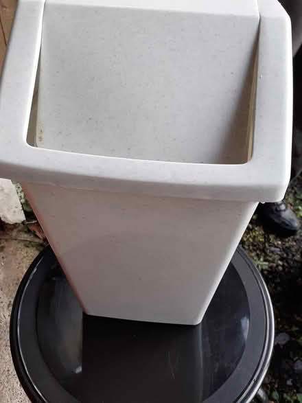 Photo of free Grey swing bin (Billericay CM11) #1