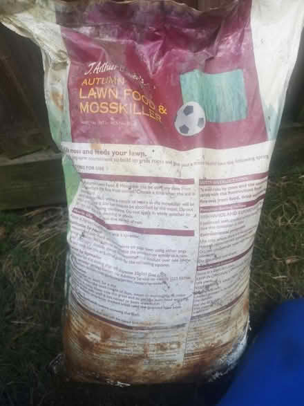 Photo of free Bag of lawn moss killer (Streatham SW16) #1