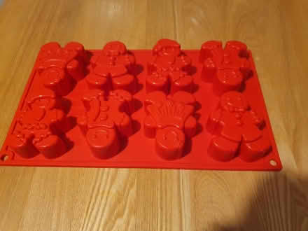 Photo of free Gingerbread people silicone mould (West Malling, me19) #3