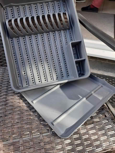 Photo of free Dish drainer and tray (Billericay CM11) #1