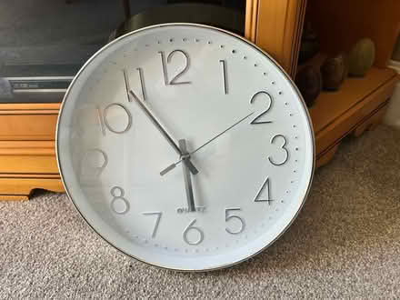 Photo of free Battery powered quartz wall clock (Kelvedon Hatch CM15) #4