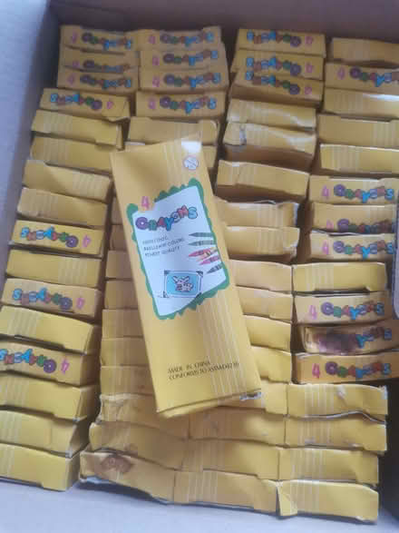 Photo of free Box of crayons (Kingsley Park) #1