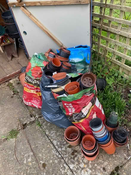 Photo of free 4 bags of assorted plastic plant pots (Penyffordd CH4) #2