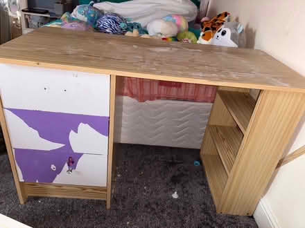 Photo of free Desk (Kidderminster DY11) #1