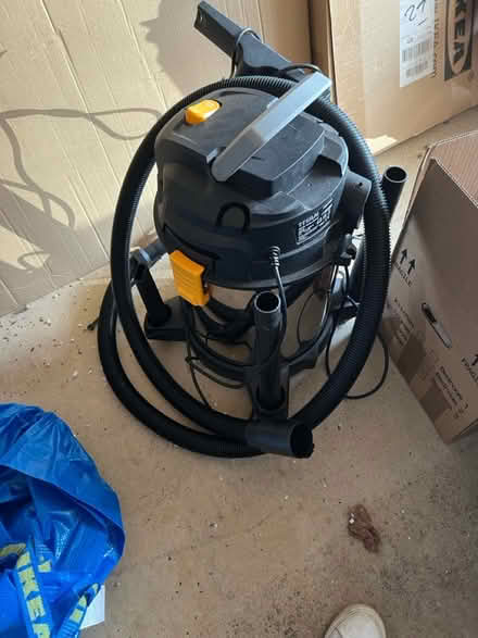 Photo of free Wet dry vacuum cleaner (Rugby, Brownsover CV21 1ua) #1