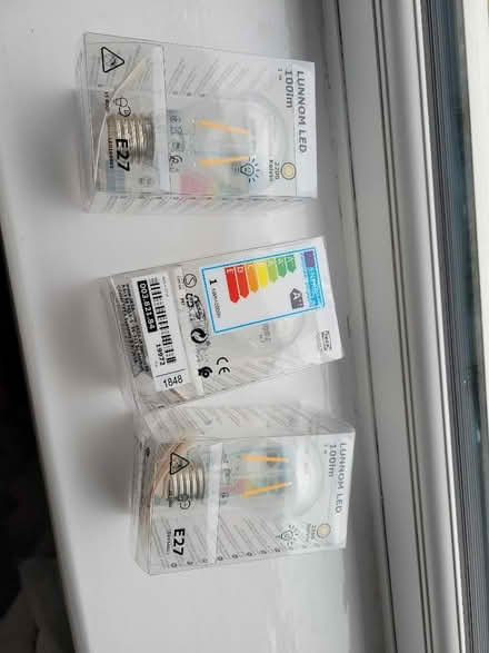 Photo of free LED bulbs (Vale LA1) #1