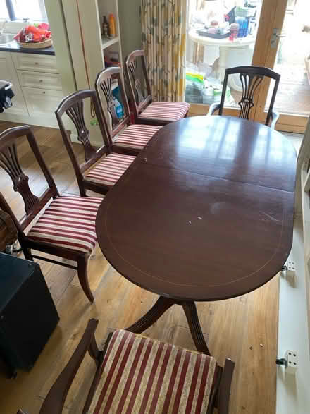 Photo of free Extending table & 6 Chairs (Kilmacud Co Dublin.) #1