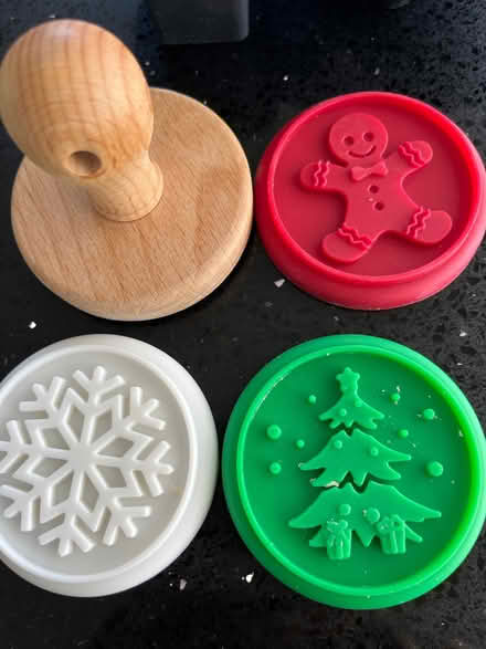 Photo of free Cookie presses and silicone cake moulds (Nazeing CM19) #2