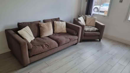 Photo of free settee and chair (Bernards Heath AL1) #1