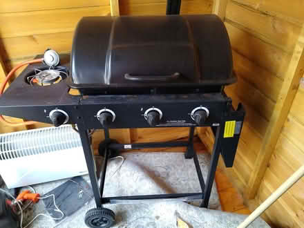 Photo of free Gas BBQ & gas bottle (Leslie KY6) #1