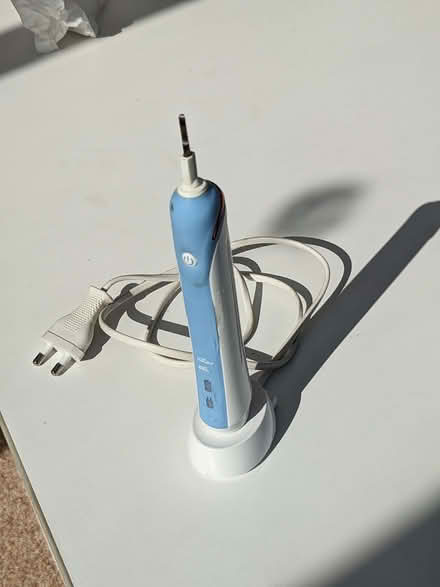 Photo of free Oral B Electric toothbrush (Upper Radley OX14) #1