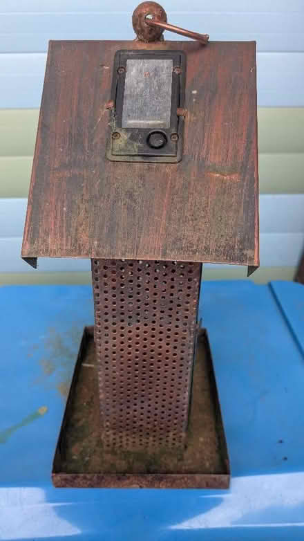 Photo of free Metal bird feeder (Caldy Valley CH3) #3