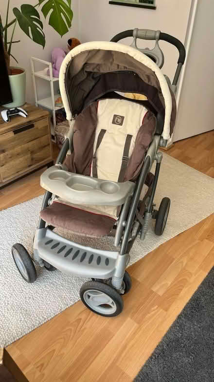 Photo of free Pram (12-18 m baby) great condition (SW8 1an) #1