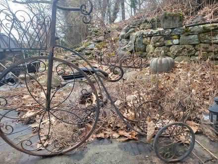 Photo of free Bicycle planter (Arlington) #1