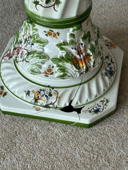 Photo of free Plant pot and stand (Bramhall SK7) #3