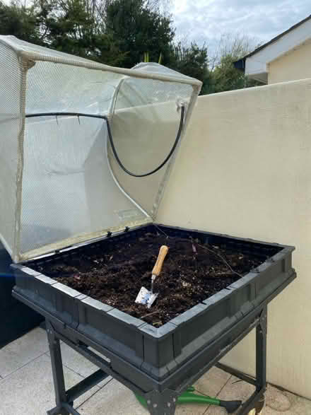 Photo of free VegePod with stand / medium (Sandycove) #2