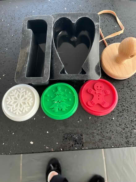 Photo of free Cookie presses and silicone cake moulds (Nazeing CM19) #1