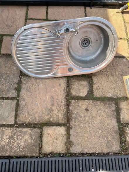 Photo of free Sink - must go today (LE2) #1