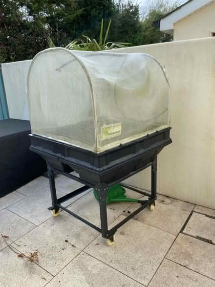Photo of free VegePod with stand / medium (Sandycove) #1