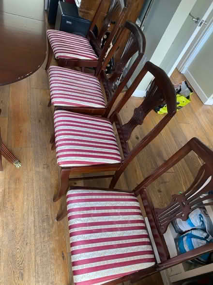 Photo of free Extending table & 6 Chairs (Kilmacud Co Dublin.) #4