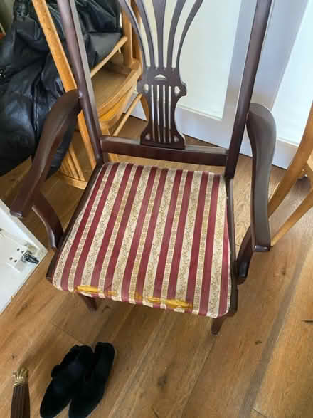 Photo of free Extending table & 6 Chairs (Kilmacud Co Dublin.) #2