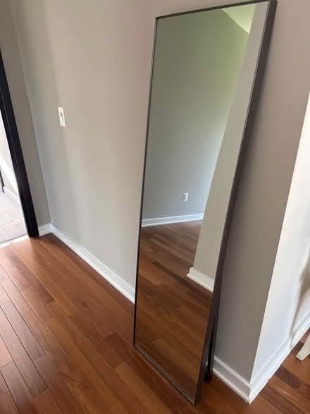 Photo of free mirror (Vienna, lawyer rd) #1