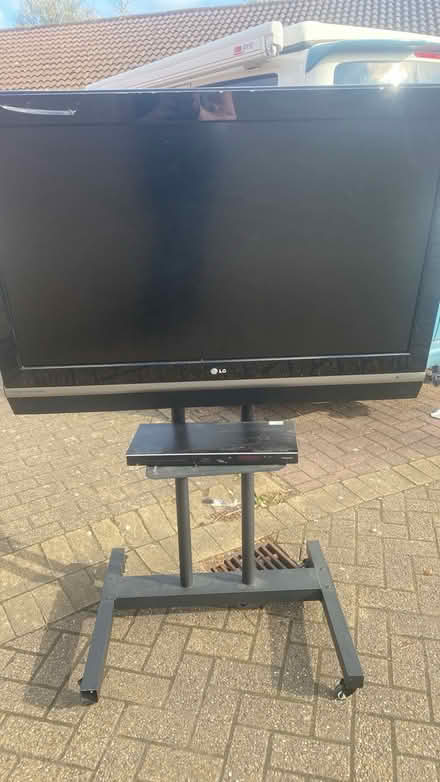 Photo of free LG tv and dvd player (Emerson valley mk4) #2